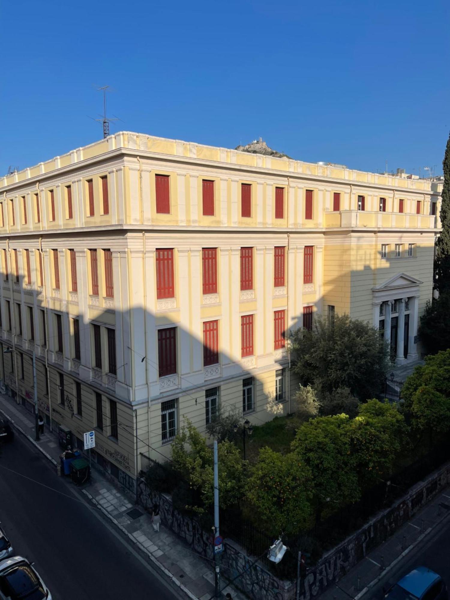Apartment Athenian Modern 2bd Next To Metro And Archaeological Museum Athens