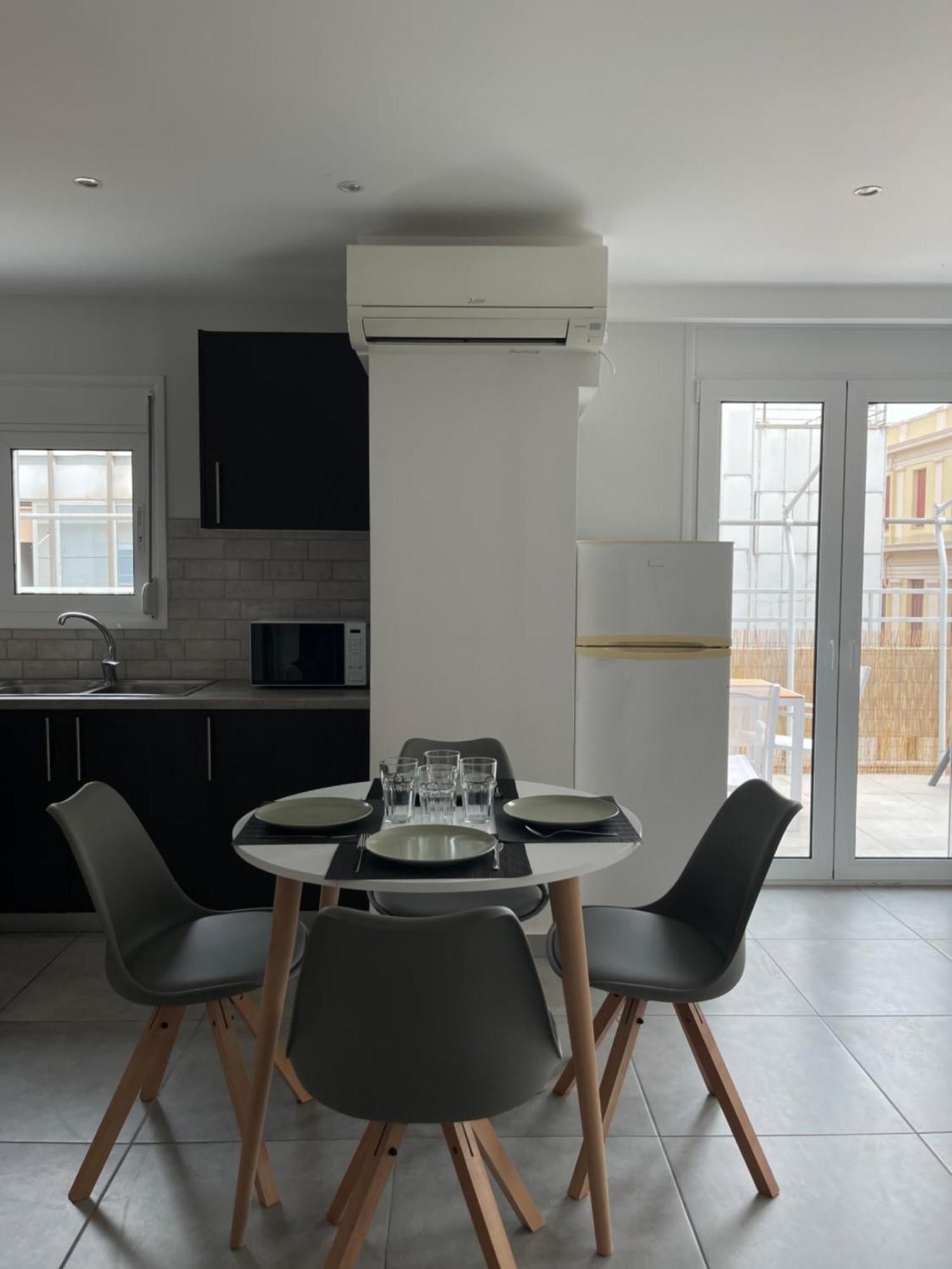 Athenian Modern 2bd Next To Metro And Archaeological Museum Афины